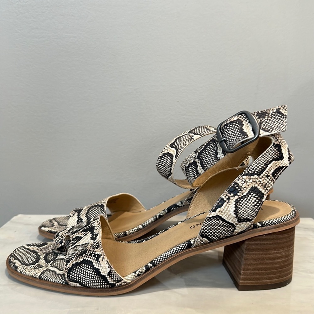Lucky Brand Loklin Snake Print Sandals Size 10 - Picture 2 of 9